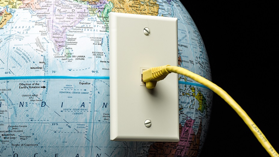 Čtvrt století internetu: Jak světová síť změnila naše životy a jak je ještě změní