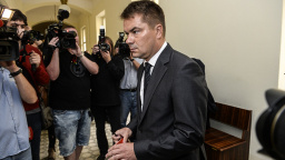 Dalík odletěl do zahraničí den před nástupem do vězení. Vrátím se, vzkázal