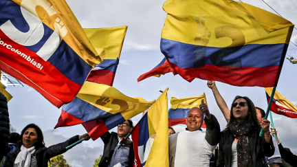 Narkomarxisté si podali ruku s vládou. V Kolumbii konečně zavládl vytoužený mír