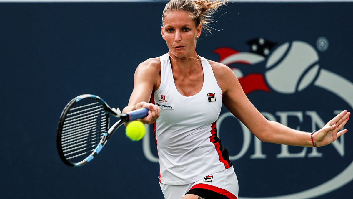 Šafářová sekala jednu chybu za druhou. Vypadla i Allertová, Plíšková jde dál