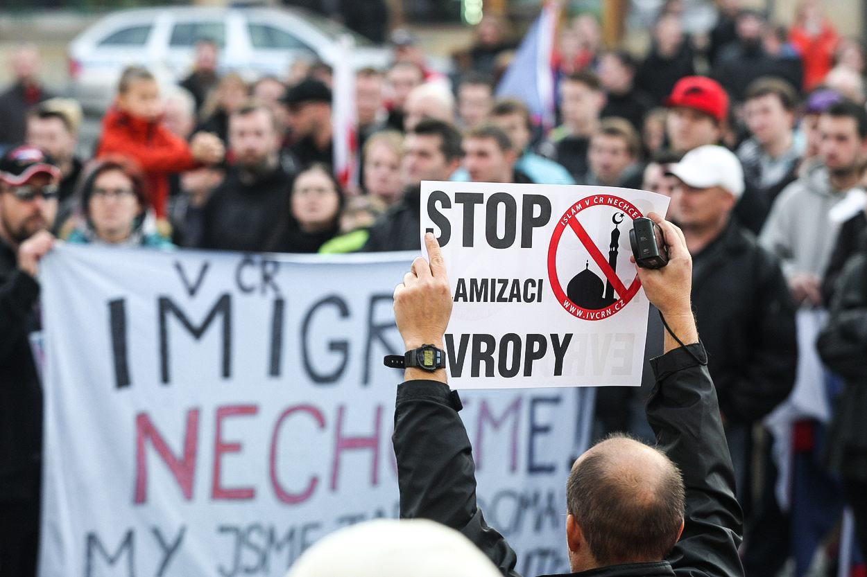 BIS varuje: Nebezpečím pro Česko nejsou uprchlíci, ale strach z nich