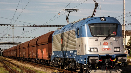 Policejní zpráva o ovládnutí Škoda Holding: Stát přišel o více než miliardu, na úplatky šlo aspoň 31 milionů