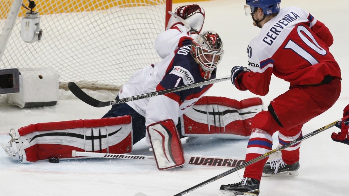 Švýcaři nechtěli Červenku pustit na Světový pohár. K týmu se připojil až na letišti
