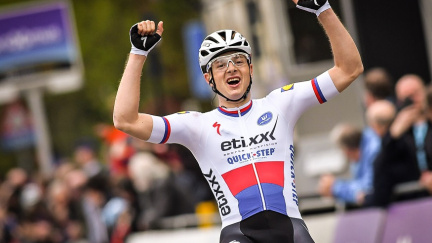 Vakoč celou sezónu jezdil pro jiné. V Belgii si konečně zazávodil