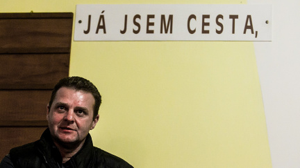 BIS varuje před ruskou propagandou. Komunistický poslanec Ondráček ji šíří, přitom ale kontroluje BIS…