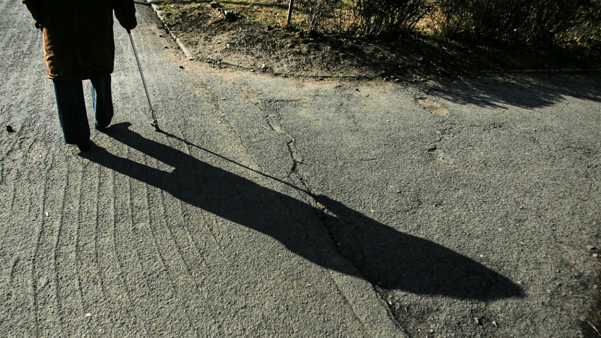 Kdo si zaslouží důchod a kdo dávky? Dělení na levici a pravici žije dál