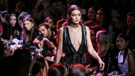 Usmívat se zakázáno: Proč z přehlídkových mol zmizel úsměv