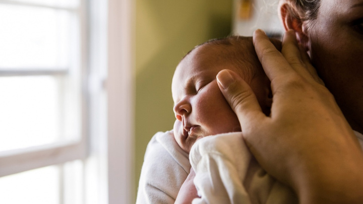 Kontroverzní naděje pro neplodné? Dítě se třemi rodiči