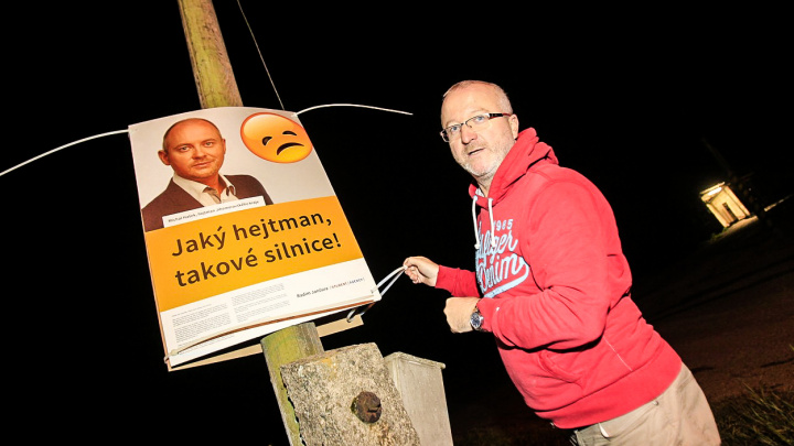 Lži, opisování, vydírání: Za vším (ne)hledej volby