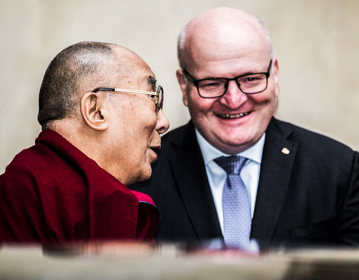 Komentář: Zničí dalajláma českou ekonomiku? Nenechte se od politiků obelhávat