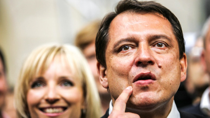 Utajená arbitráž: stát vyplatil stovky miliónů firmě podezřelé z 'odklánění' peněz