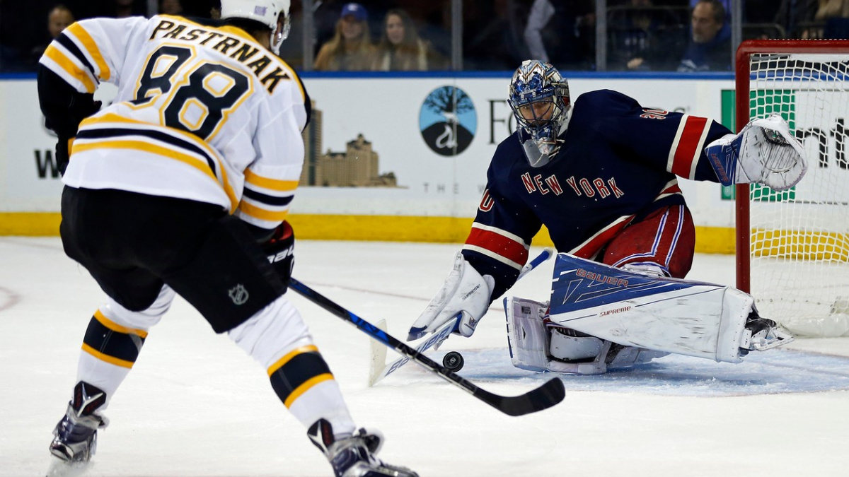 Stačilo 10 vteřin zápasu a Pastrňák zase skóroval. Boston ale prohrál