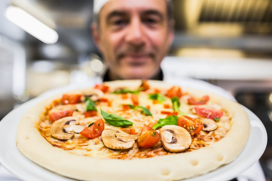 Holdují středomořské stravě víc než Italové. A snědí nejvíc pizzy na světě