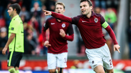 Plzeň se prodrala na čelo tabulky. Spanilá jízda Slavie skončila, Sparta zabrala