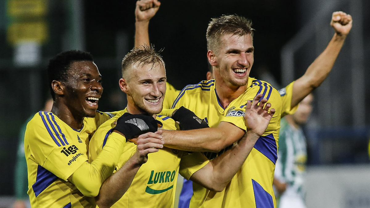 Zlín stoupá ke hvězdám, Sparta může být ráda za remízu s Libercem