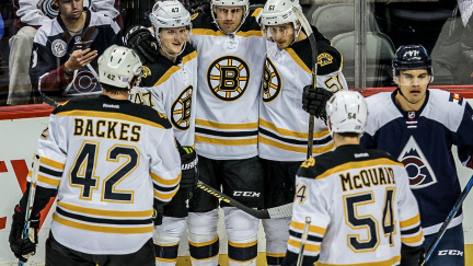 Krejčí zařídil výhru v Coloradu, Boston slaví potřetí v řadě