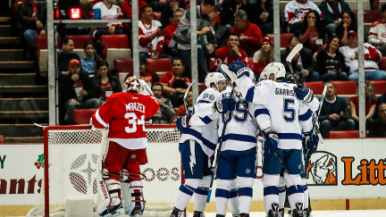 Propadák českých gólmanů v NHL: Mrázek dokonce asistoval soupeři