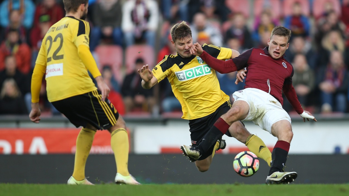 Sparťanský potěr smetl Karvinou. Plzeň vykutala z nudy bod