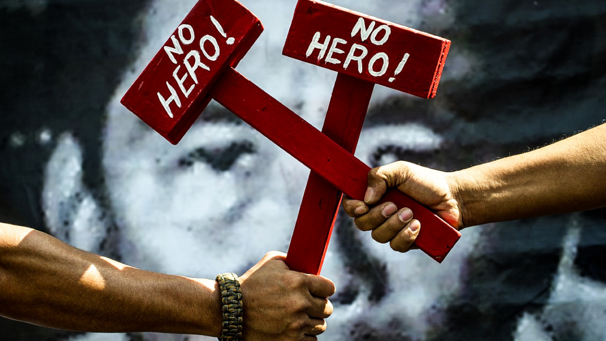 Vrah nebo hrdina? Filipíny zmítá zápas o hrob diktátora Marcose