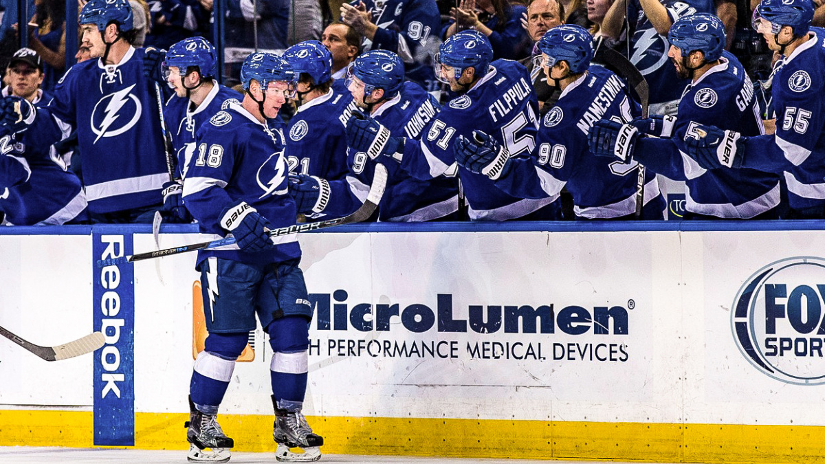 Palát pomohl dvěma body Tampě k výhře, Ovečkin má 16. hattrick