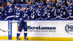 Palát pomohl dvěma body Tampě k výhře, Ovečkin má 16. hattrick