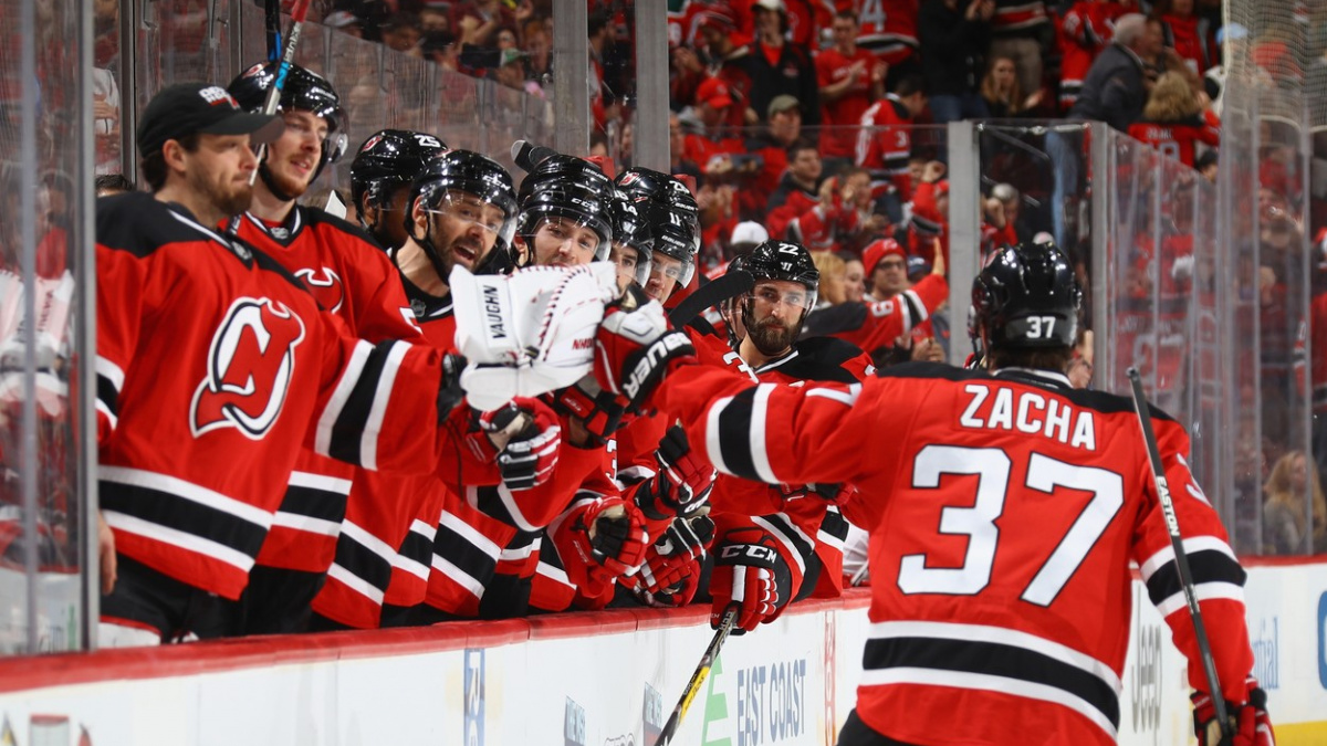 Mrázek vystřídal zraněného Howarda, Zacha ho ale nešetřil