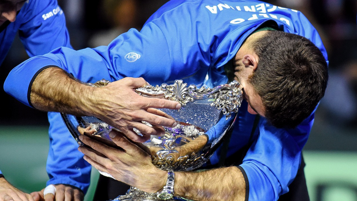 Argentinský hrdina se dotkl tenisového nebe. Zlomil malíček i soupeře