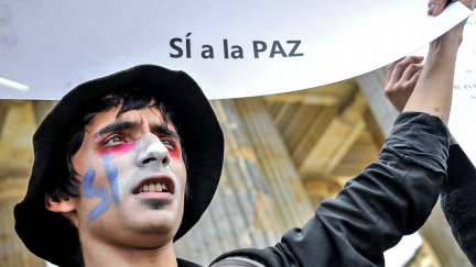 Mírová dohoda v Kolumbii platí, v referendu se o ní už hlasovat nebude