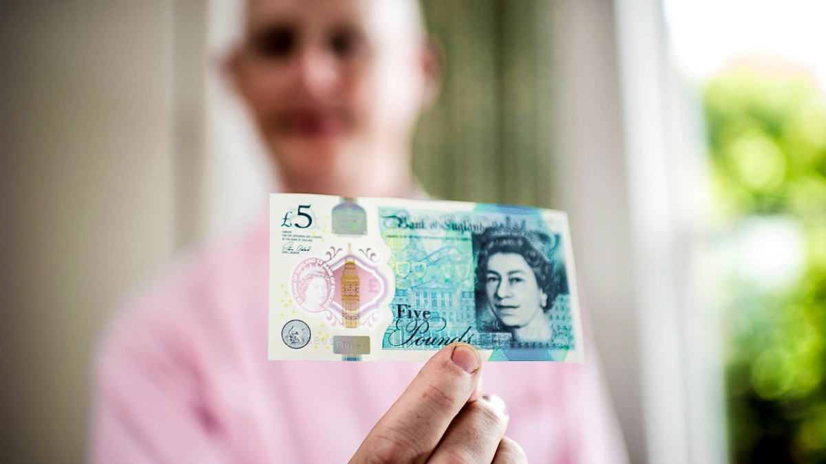 Nová éra peněz: Bankovky, které můžete dokonce vyprat