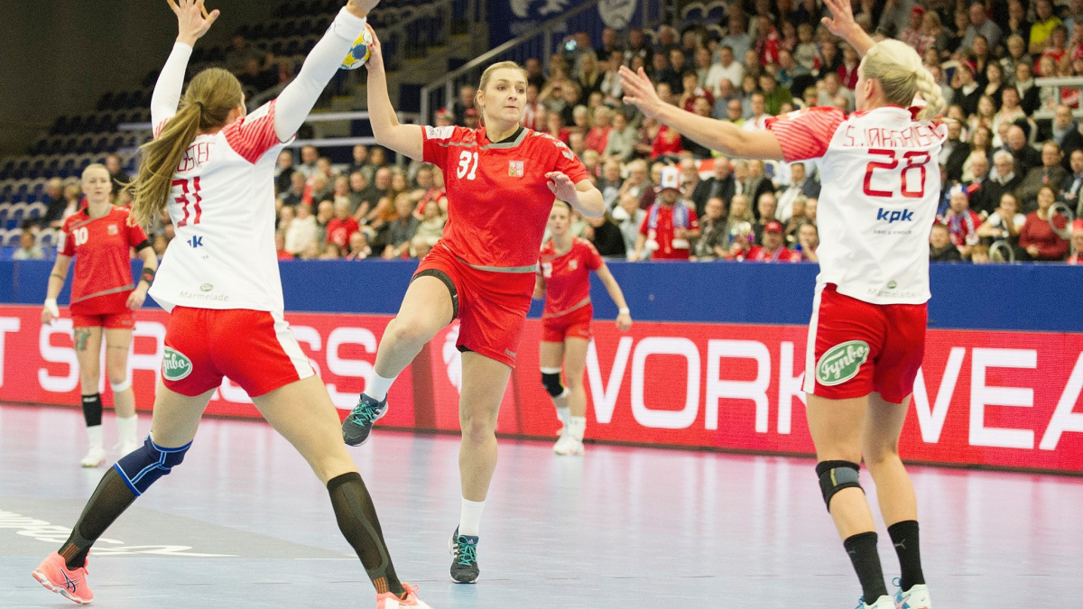 Házenkářky prohrály i s Dánskem, postup ale mají v kapse