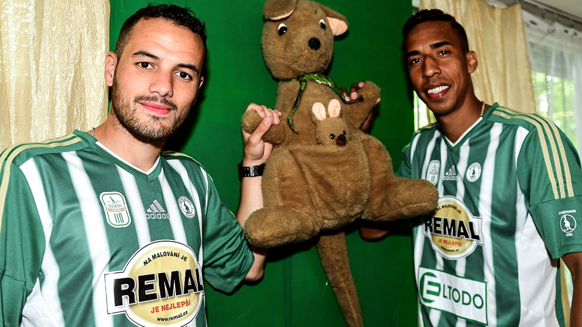 Ještě nedávno hrál za Bohemku, teď chce vyhrát na počest mrtvých fotbalistů