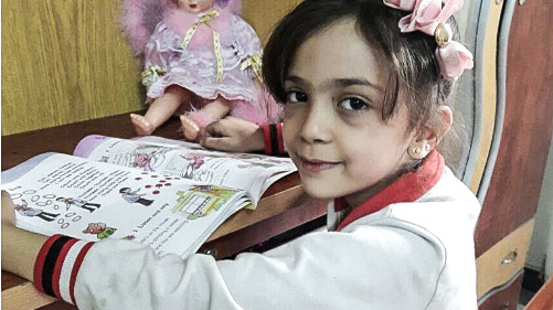 Hrůzy války očima malého dítěte: Kdo je 'syrská Anna Franková'?