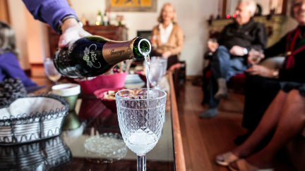 Šampaňské jako voda. Šumivé víno ztrácí punc luxusu