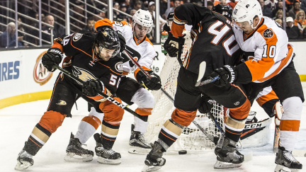 Ani Voráčkův gól v nájezdech Flyers od čtvrté prohry v řadě nezachránil