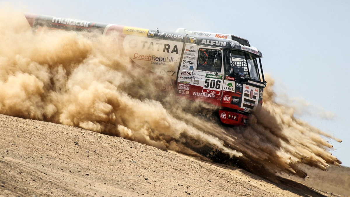 Skvělý český úvod na Rally Dakar. Kolomý ovládl první etapu