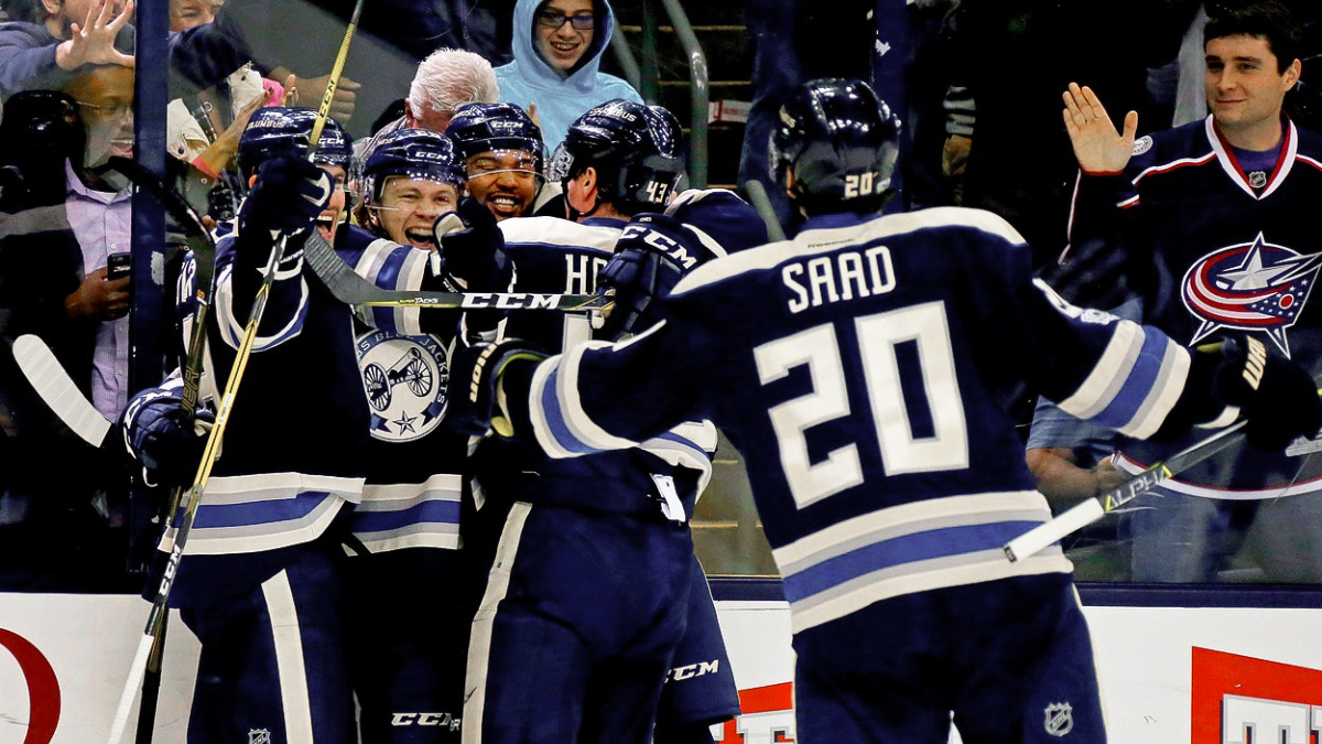 Columbus dál kosí soupeře a míří ze rekordem, Palát potvrdil formu gólem