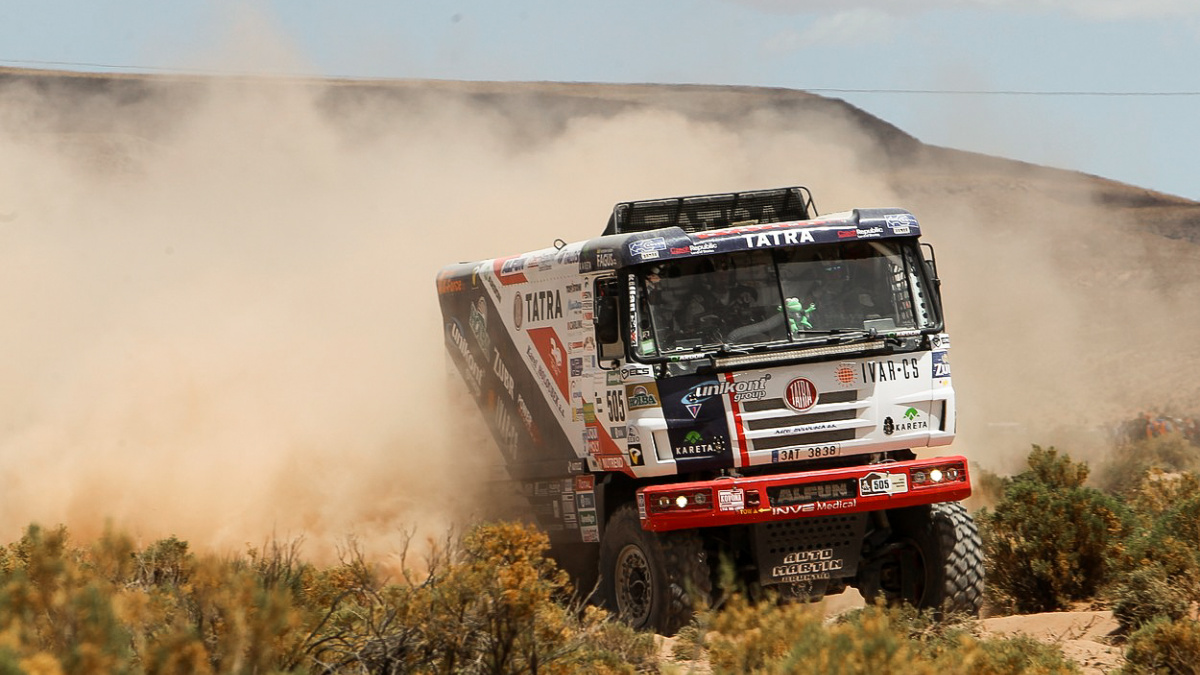 Kolomý klesl na Dakaru na třetí místo, v čele je nizozemsko-česká posádka