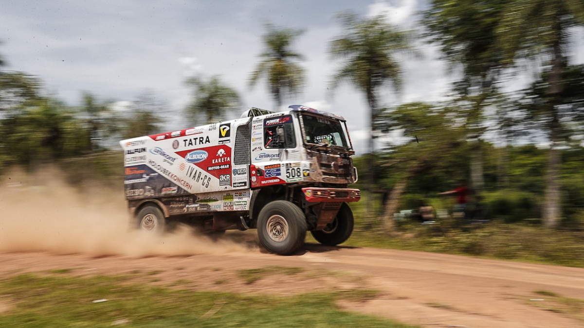 Kolomého zlobí spojka, ale na Dakaru si polepšil na druhé místo