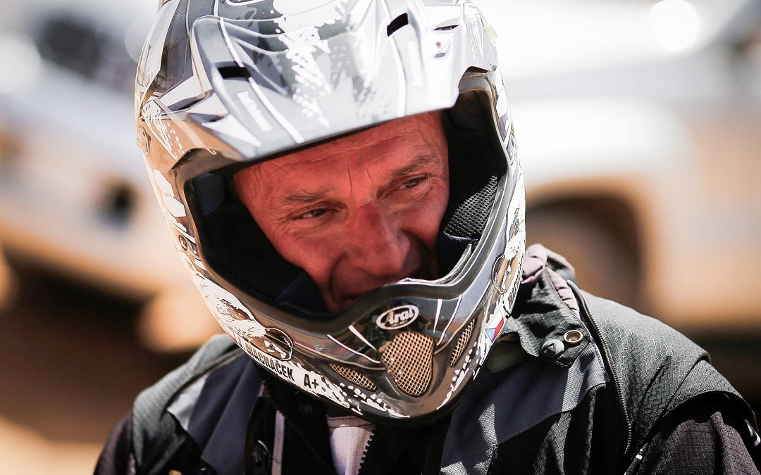 České trable na Dakaru! Macháček havaroval a vrací se domů, Kolomý se propadl