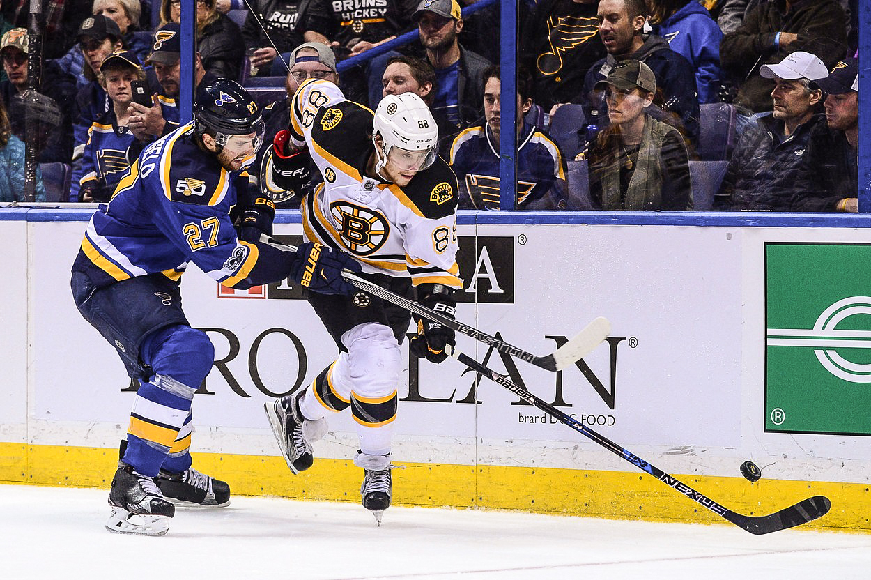 Pastrňákovy tři asistence pomohly Bruins k výhře