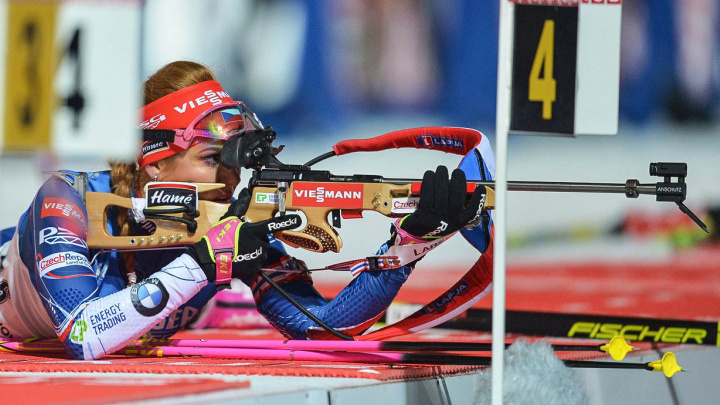 Koukalová sahala po zlatu, dotírající Němky ale za zády neudržela a skončila třetí