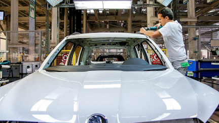 Jezdí sem za prací, ale nedodržují české zákony a pořádek. Spasí nás Chovanec?