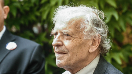 Srp členem etické komise nebude. Podle Sobotky není spolehlivý, vadí mu jeho styky s StB