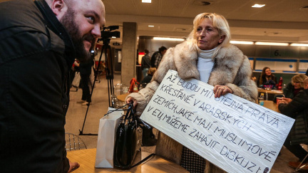 Aktualizováno: Muslimka u soudu neuspěla, škola ji zákazem hidžábu nediskriminovala