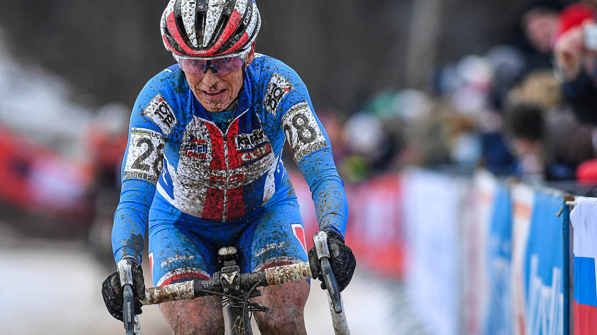 Skvělá Nash získala na MS bronz. O titulu rozhodl spadlý řetěz