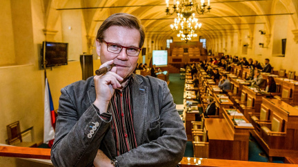 Komentář: Vyzyvatelů Zemana je zatím poskrovnu. Je za tím strach nebo spíš taktika?