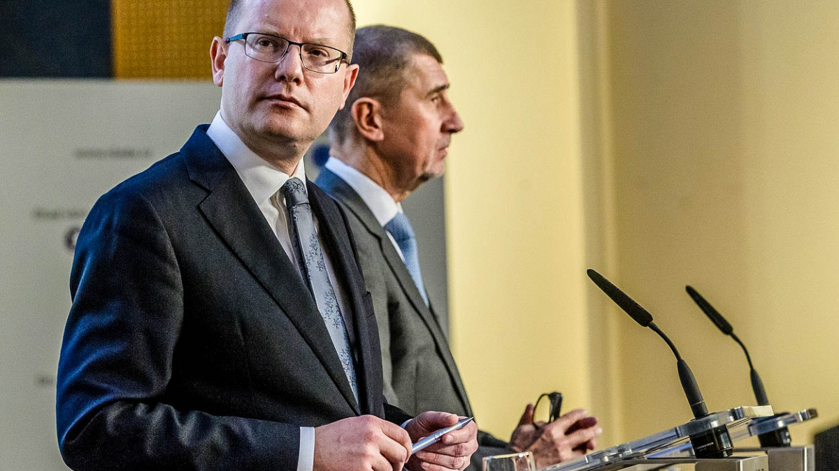 'Pořádně to oje*al.' Babišův tah neuspokojil ani Sobotku, ani ostatní oponenty