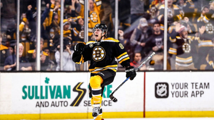 Pastrňák dvakrát skóroval, Mrázek se blýskl nejlepším výkonem v sezoně. Zářil i Neuvirth