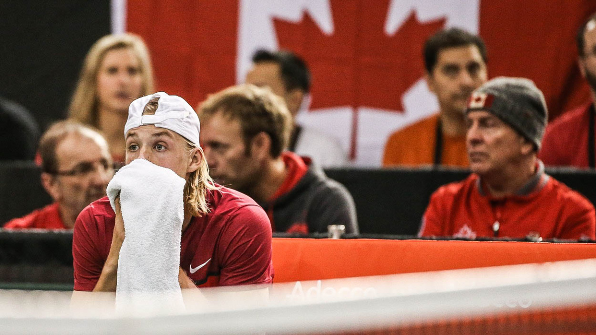 Napálil sudího míčkem do oka. Zradil jsem svou zemi, omlouvá se teď tenista