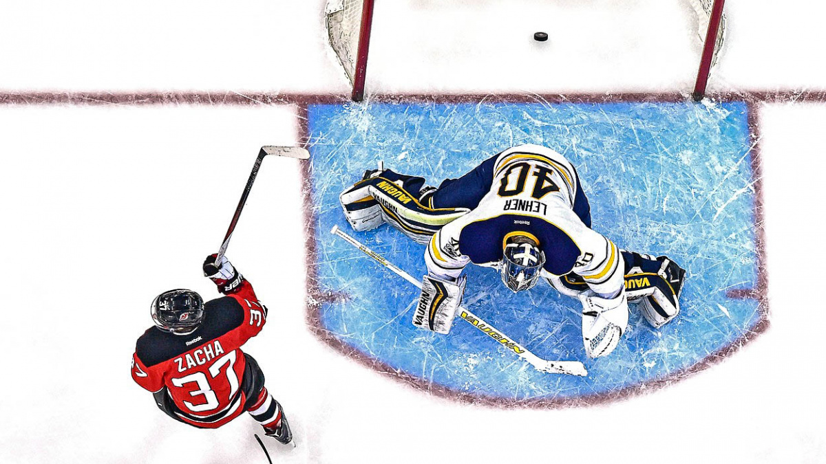 Zacha na nic nečeká. Český nováček v NHL už zažívá hvězdné chvilky